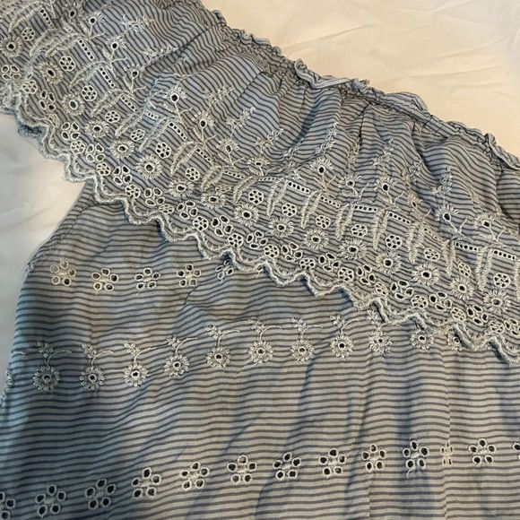 𝅺AMERICAN Eagle Outfitters One Shoulder Top - Picture 6 of 6